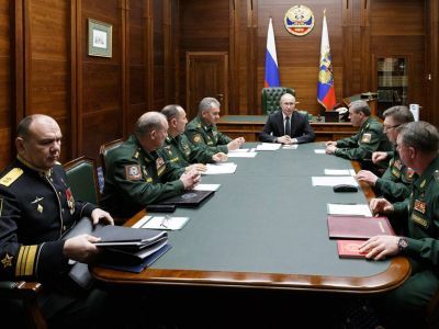 Верхушка Министерства обороны у Путина. Фото: Topwar.ru