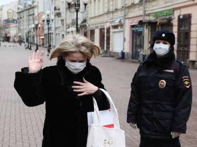 Полиция проводит рейд по соблюдению самоизоляции. Фото: Агентство городских новостей "Москва"