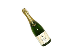 Бутылка шампанского. Фото: zveno.ru (с)