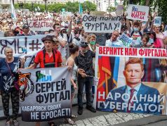 Участники акции в поддержку губернатора Хабаровского края Сергея Фургала в Хабаровске. Фото: Igor Volkov / AP