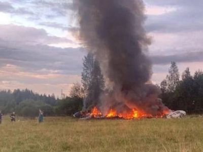 Обломки самолета, на котором мог находиться Пригожин, 23.08.23. Фото: RTVI