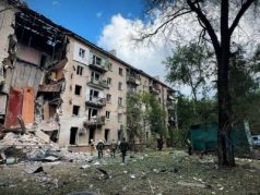 Обрушенный подъезд пятиэтажного жилого дома в оккупированном Луганске в результате удара 7 июня 2024 года. Фото: МЧС России