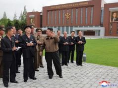 Ким Чен Ын на открытии Центральной школы по подготовке партийных кадров. Фото: ЦТАК